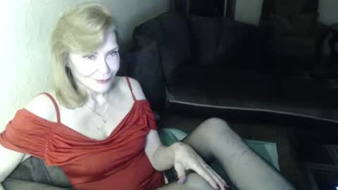 Snapshot of irenalegs chatting on 06-16-26, 04:26 irenalegs online show from 06-16-26, 04:26
