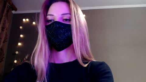 Lily online show from 04-18-26, 07:07