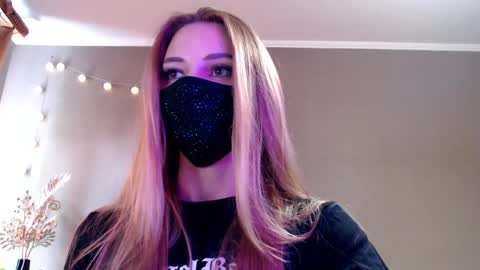 Lily online show from 05-09-26, 02:00