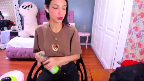 Iris online show from 02-22-25, 11:35