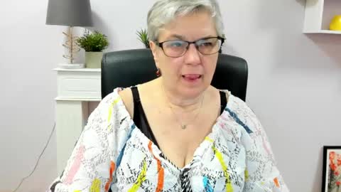 I R I S online show from 05-21-26, 06:42