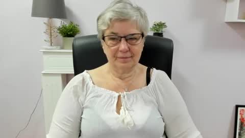 I R I S online show from 06-18-26, 06:13