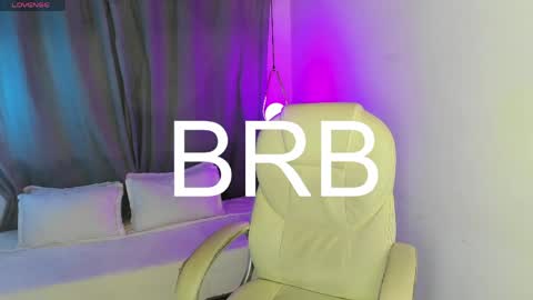 Snapshot of irisbeel chatting on 04-19-26, 04:01 irisbeel online show from 04-19-26, 04:01