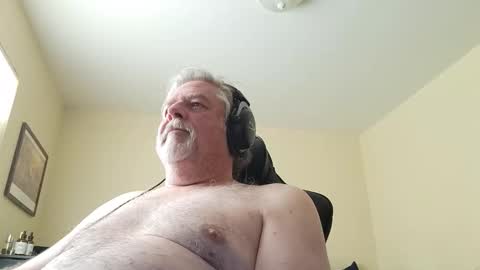 Snapshot of irishinslo chatting on 04-12-26, 09:20 Irish in SLO online show from 04-12-26, 09:20