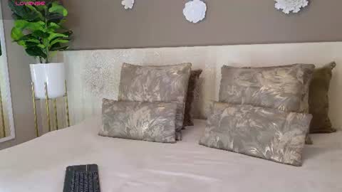 Snapshot of irisreid chatting on 07-14-26, 03:33 online show from 07-14-26, 03:33