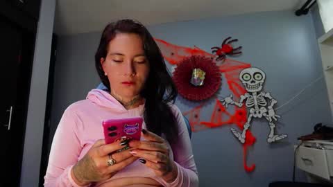 Snapshot of iriss_cardenas chatting on 10-28-25, 11:25 iriss_cardenas online show from 10-28-25, 11:25
