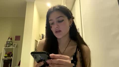 irisss31 online show from 05-04-26, 06:37