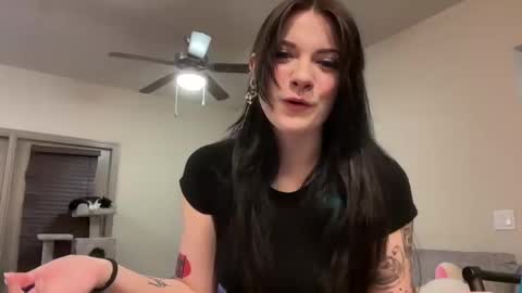 Snapshot of irissweets chatting on 09-27-25, 01:10 irissweets online show from 09-27-25, 01:10