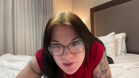 Snapshot of irissweets chatting on 10-10-25, 05:28 irissweets online show from 10-10-25, 05:28