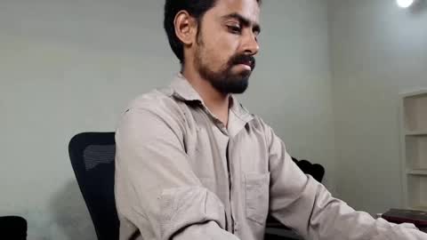 Snapshot of ironcharm4455 chatting on 06-15-26, 06:21 Naveed online show from 06-15-26, 06:21