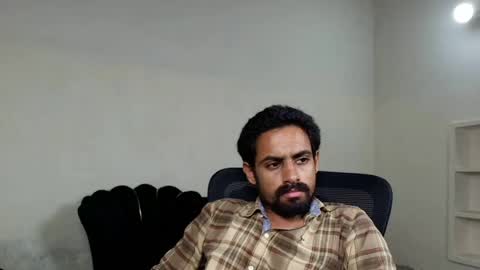 Snapshot of ironcharm4455 chatting on 06-23-26, 07:56 Naveed online show from 06-23-26, 07:56