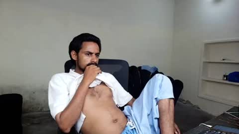 Snapshot of ironcharm4455 chatting on 07-09-26, 06:01 Naveed online show from 07-09-26, 06:01