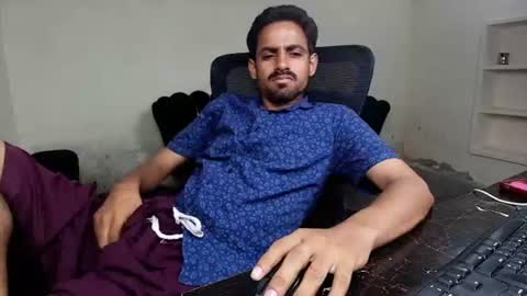 Snapshot of ironcharm4455 chatting on 07-15-26, 06:24 Naveed online show from 07-15-26, 06:24
