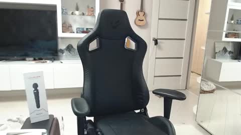 Snapshot of irwi_tomboy chatting on 12-14-24, 11:12 Irwi Tomboy online show from 12-14-24, 11:12