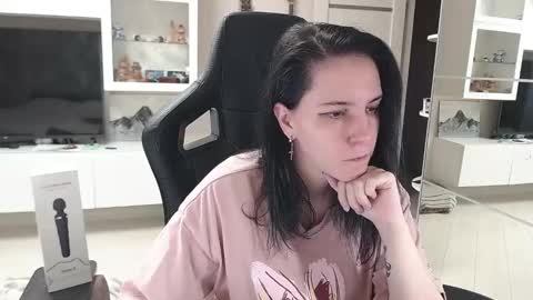 Snapshot of irwi_tomboy chatting on 01-17-25, 09:49 Irwi Tomboy online show from 01-17-25, 09:49