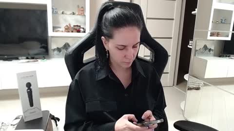 Snapshot of irwi_tomboy chatting on 01-26-25, 12:37 Irwi Tomboy online show from 01-26-25, 12:37