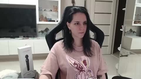 Snapshot of irwi_tomboy chatting on 02-08-25, 11:02 Irwi Tomboy online show from 02-08-25, 11:02