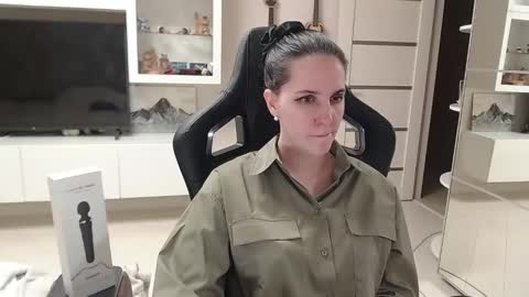 Snapshot of irwi_tomboy chatting on 03-04-25, 12:29 Irwi Tomboy online show from 03-04-25, 12:29