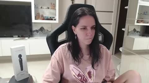 Snapshot of irwi_tomboy chatting on 03-07-25, 10:21 Irwi Tomboy online show from 03-07-25, 10:21