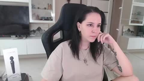 Snapshot of irwi_tomboy chatting on 03-11-25, 12:28 Irwi Tomboy online show from 03-11-25, 12:28