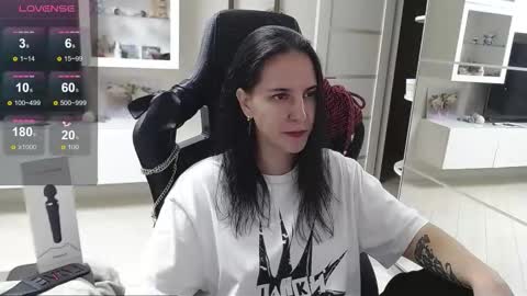 Snapshot of irwi_tomboy chatting on 09-20-25, 02:45 Irwi Tomboy online show from 09-20-25, 02:45