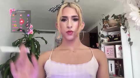 Isabella online show from 01-14-26, 04:12