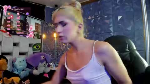 Isabella online show from 07-08-26, 01:04