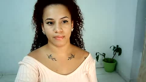 Snapshot of isa_bellaxx23 chatting on 06-30-26, 03:40 isa_bellaxx23 online show from 06-30-26, 03:40