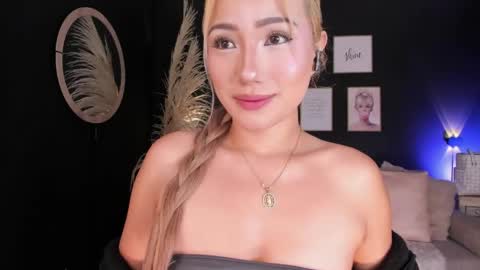 Isa Cortes  online show from 05-12-26, 02:36
