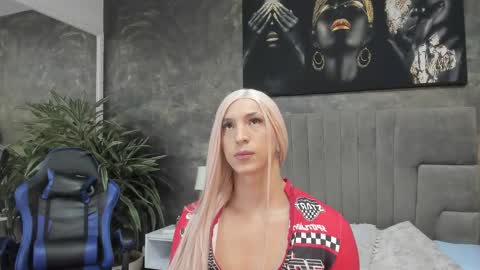 Isa Lancaster online show from 10-01-25, 08:15