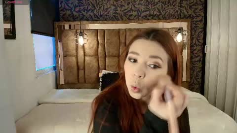 Snapshot of isa_thompson__ chatting on 06-24-26, 11:42 I S A online show from 06-24-26, 11:42