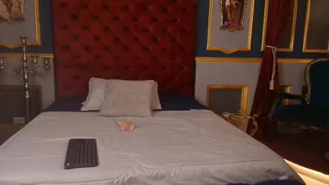 isaac_grimm online show from 12-17-25, 03:23