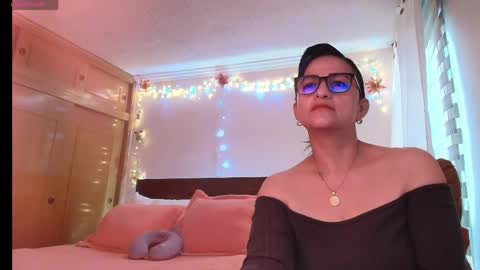 Isabeel Sofia online show from 05-17-26, 11:39