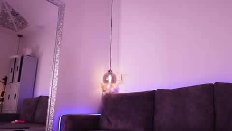 Isabela online show from 07-12-26, 11:45