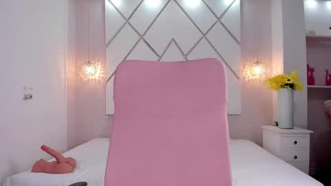 Snapshot of isabella__shine chatting on 07-08-26, 04:00 Isa online show from 07-08-26, 04:00