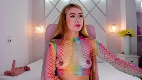 Snapshot of isabella__shine chatting on 07-21-26, 04:09 Isa online show from 07-21-26, 04:09