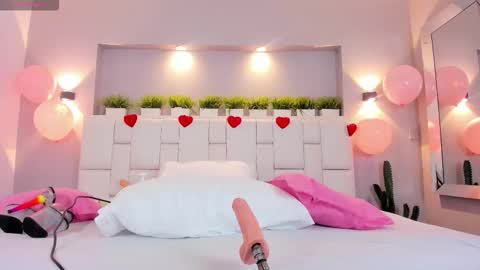 Snapshot of isabella_daniell chatting on 02-15-26, 03:36 Isa online show from 02-15-26, 03:36