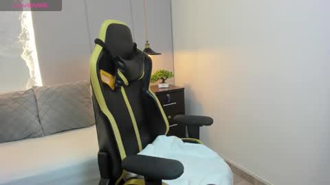 Isabel florez online show from 03-12-26, 12:11