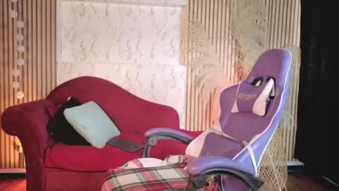 Snapshot of isabella_lt chatting on 07-06-26, 11:29 online show from 07-06-26, 11:29