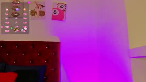 Snapshot of isabella_moon9 chatting on 07-08-26, 12:42 Isabella Moon9 online show from 07-08-26, 12:42