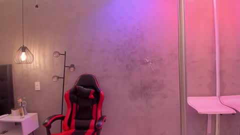 Isabella Nowa online show from 02-07-26, 12:20