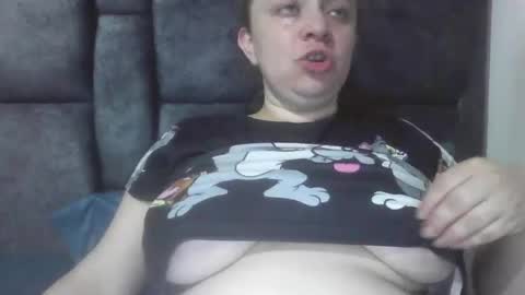 isabellaa_hills_ online show from 05-06-26, 04:23
