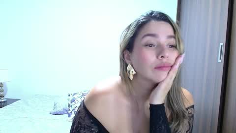isabellaa_smith03 online show from 05-23-26, 01:00