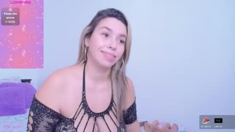 Snapshot of isabellaa_smith03 chatting on 06-09-26, 07:03 isabellaa_smith03 online show from 06-09-26, 07:03