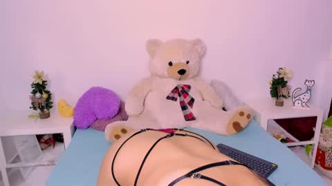 ISABELLA  online show from 01-02-25, 11:27