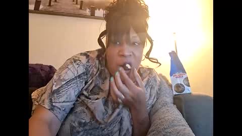 Isabella online show from 10-21-25, 03:29