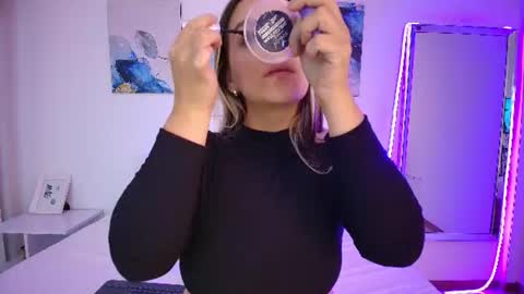 Isabella  online show from 07-15-26, 01:16