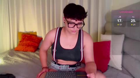 Isabella Mout  online show from 05-07-26, 11:37