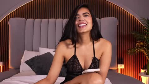 Snapshot of isabellax21 chatting on 05-24-26, 04:06 Isa online show from 05-24-26, 04:06