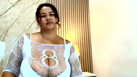 Snapshot of isabellmendez_ chatting on 07-24-26, 10:30 IsabellMendez online show from 07-24-26, 10:30